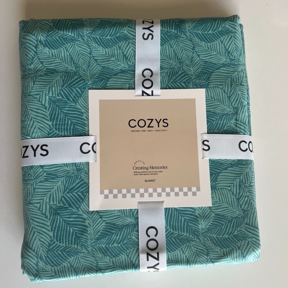 Teal Leaf Pattern Blanket